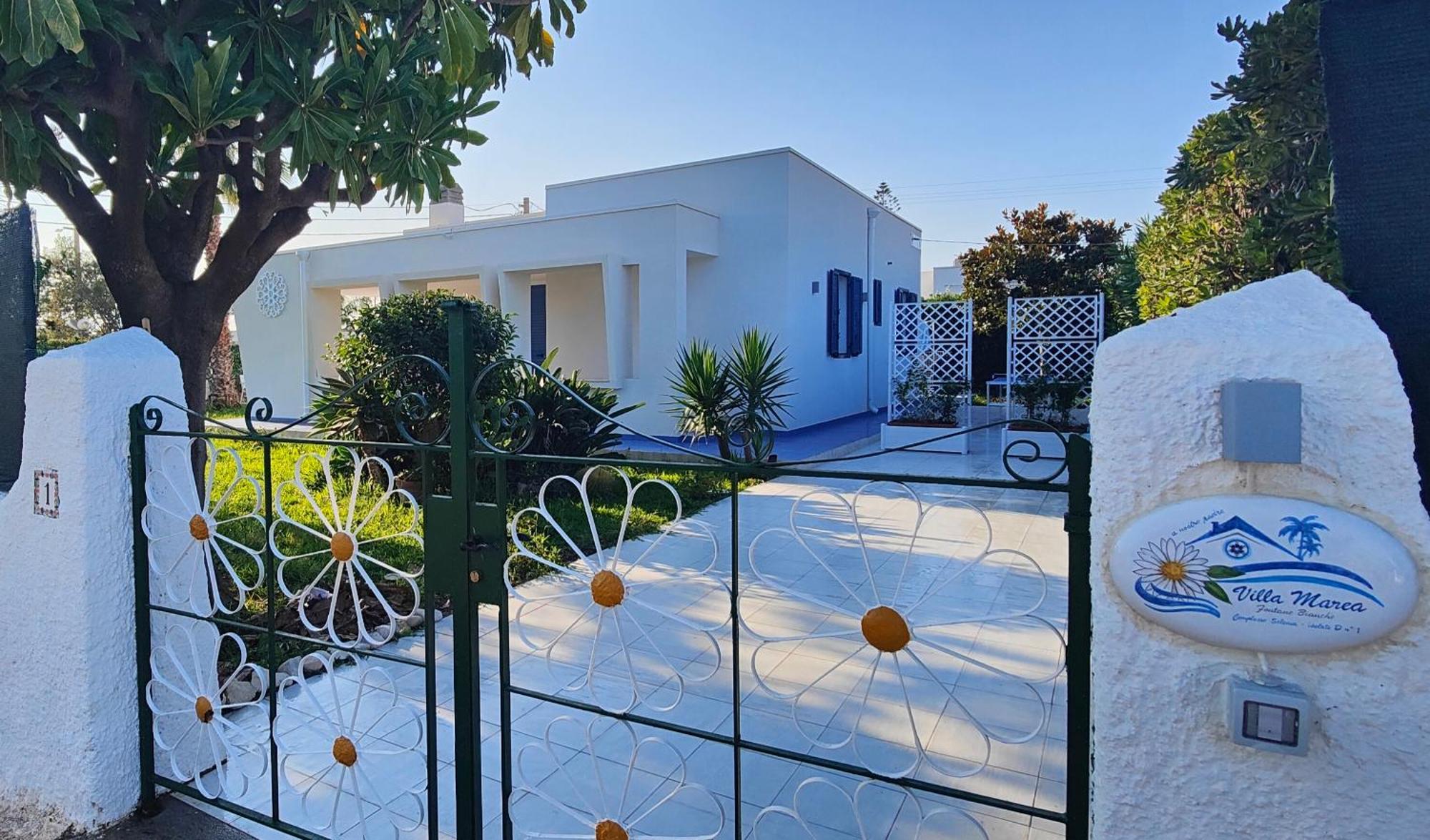 Pool Seaside Relais - Ville Ninfea, Marea, Rosa E Cassiopea Фонтане Бианче Стая снимка