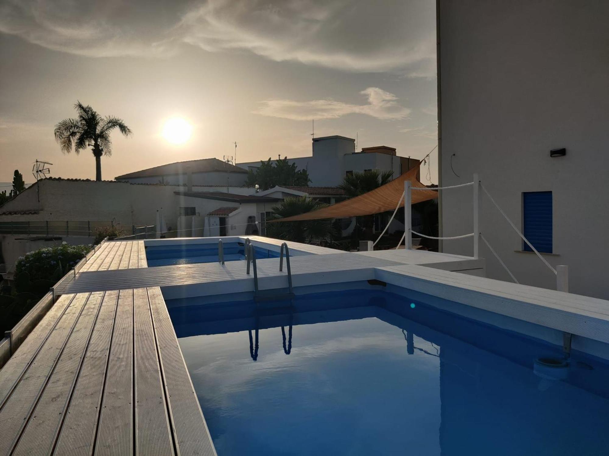 Pool Seaside Relais - Ville Ninfea, Marea, Rosa E Cassiopea Фонтане Бианче Екстериор снимка